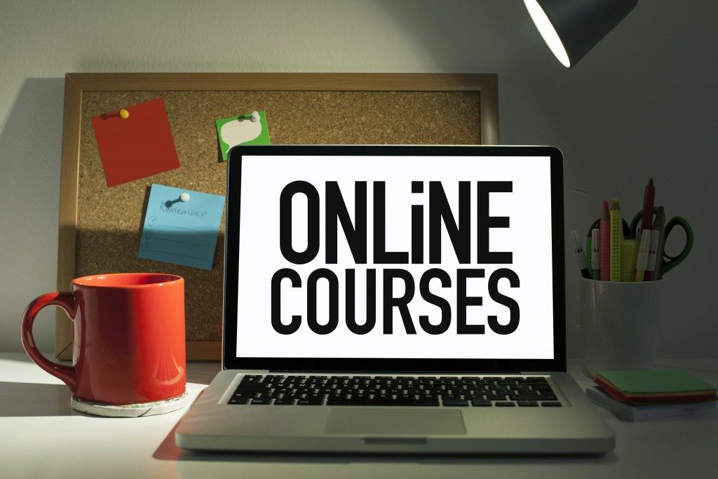Online courses page on laptop